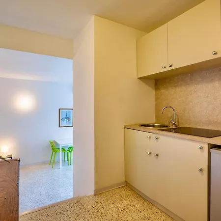 Minimal Navigli Apartment *